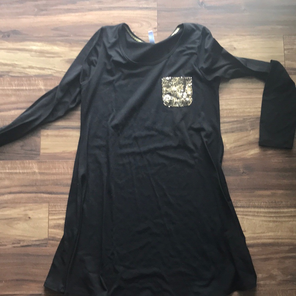 Black dress with sequin pocket